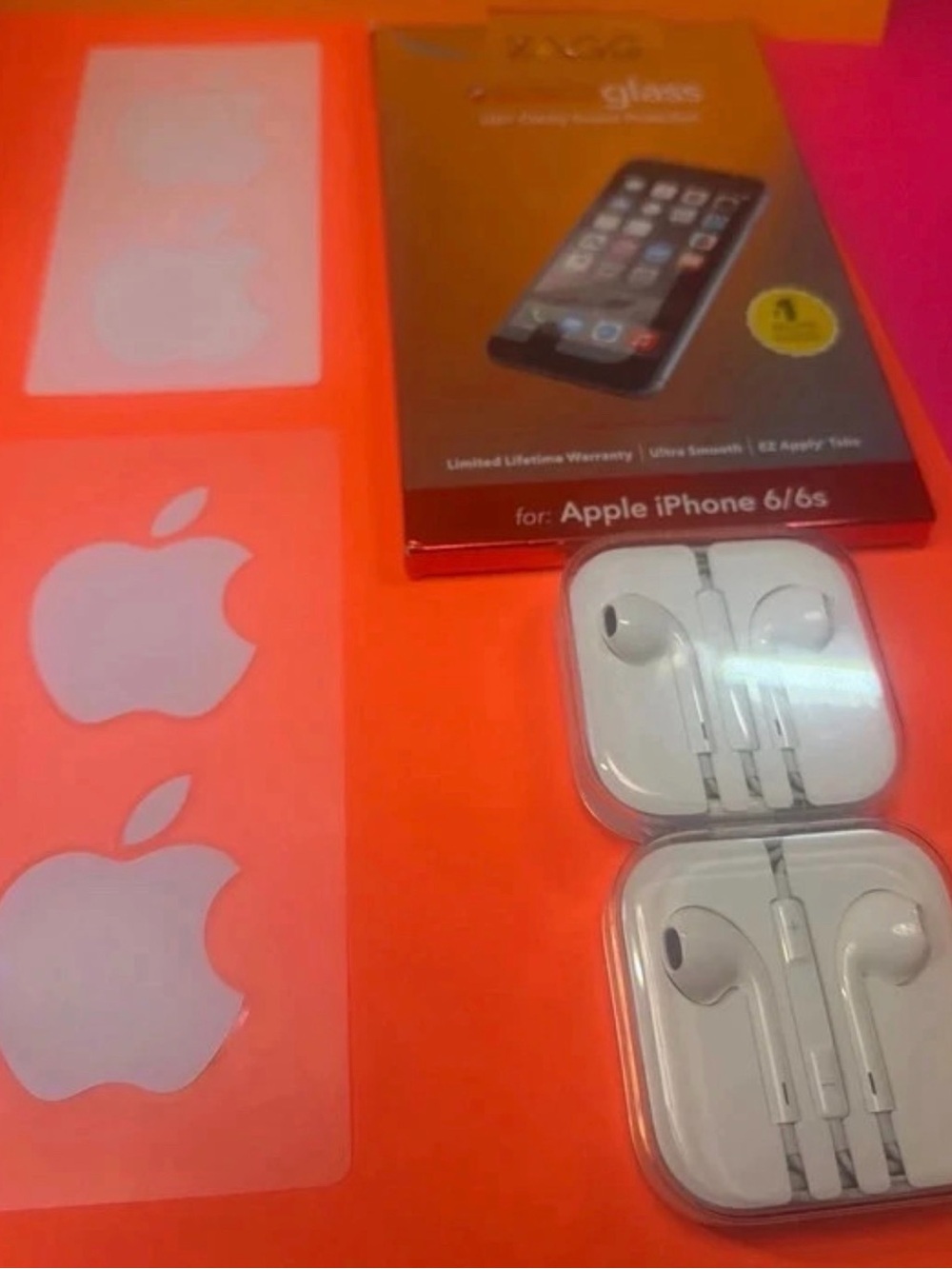 Bundle Apple White EarPods iPhone 2 (Pair),
Screen protector , 4 sticker /deca
